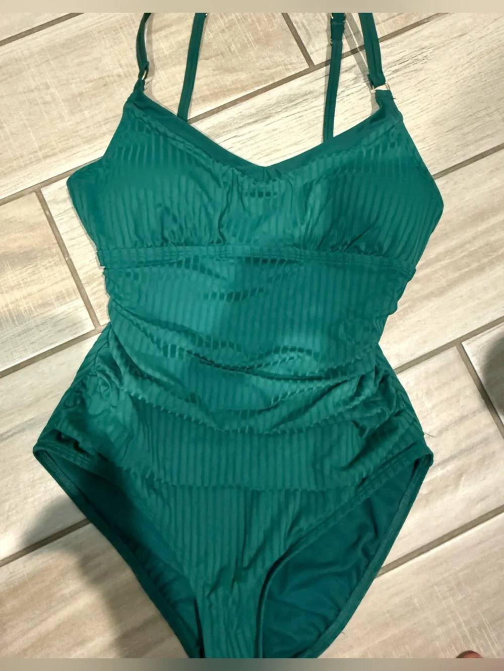 Ellen Tracy Emerald Green swimsuit with adjustable straps size Medium NWT